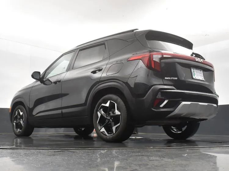 Used 2025 Kia Seltos S FWD image 12