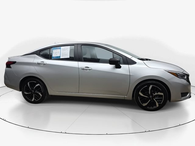Used 2024 Nissan Versa SR FWD image 5