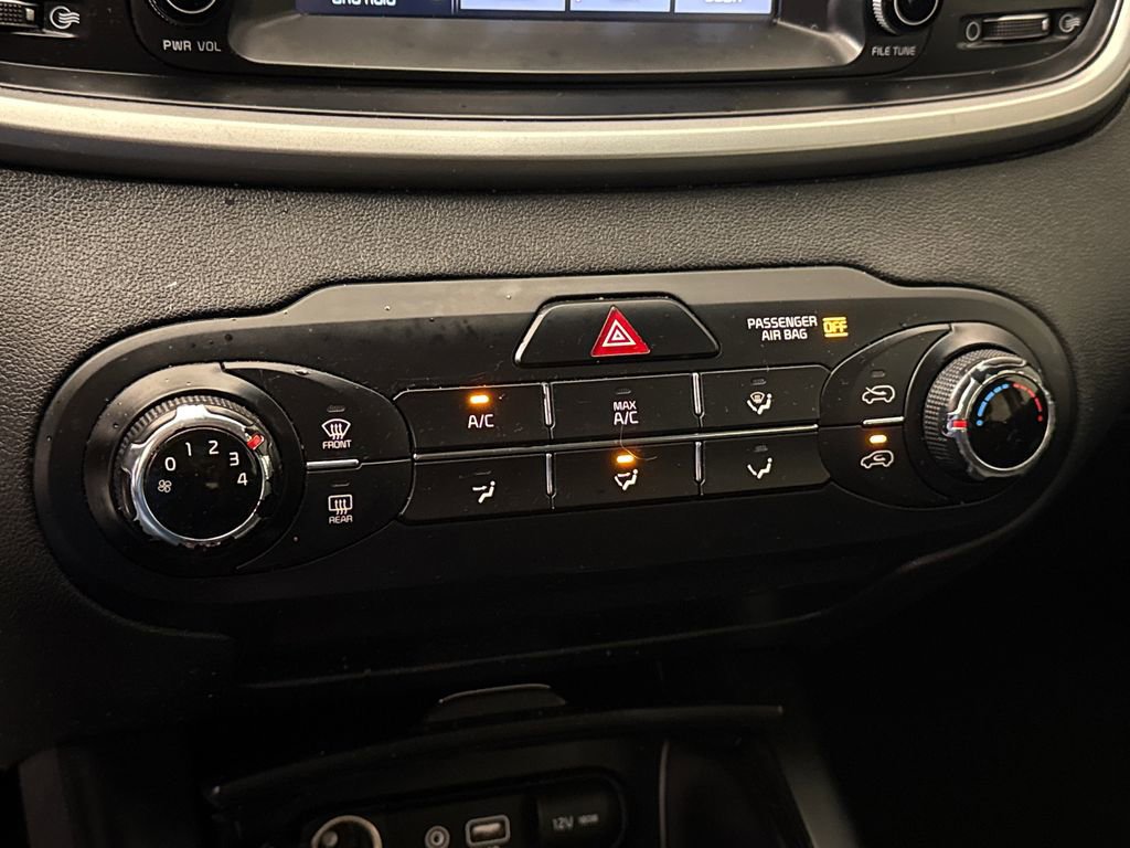 Used 2020 Kia Sorento LX FWD image 23