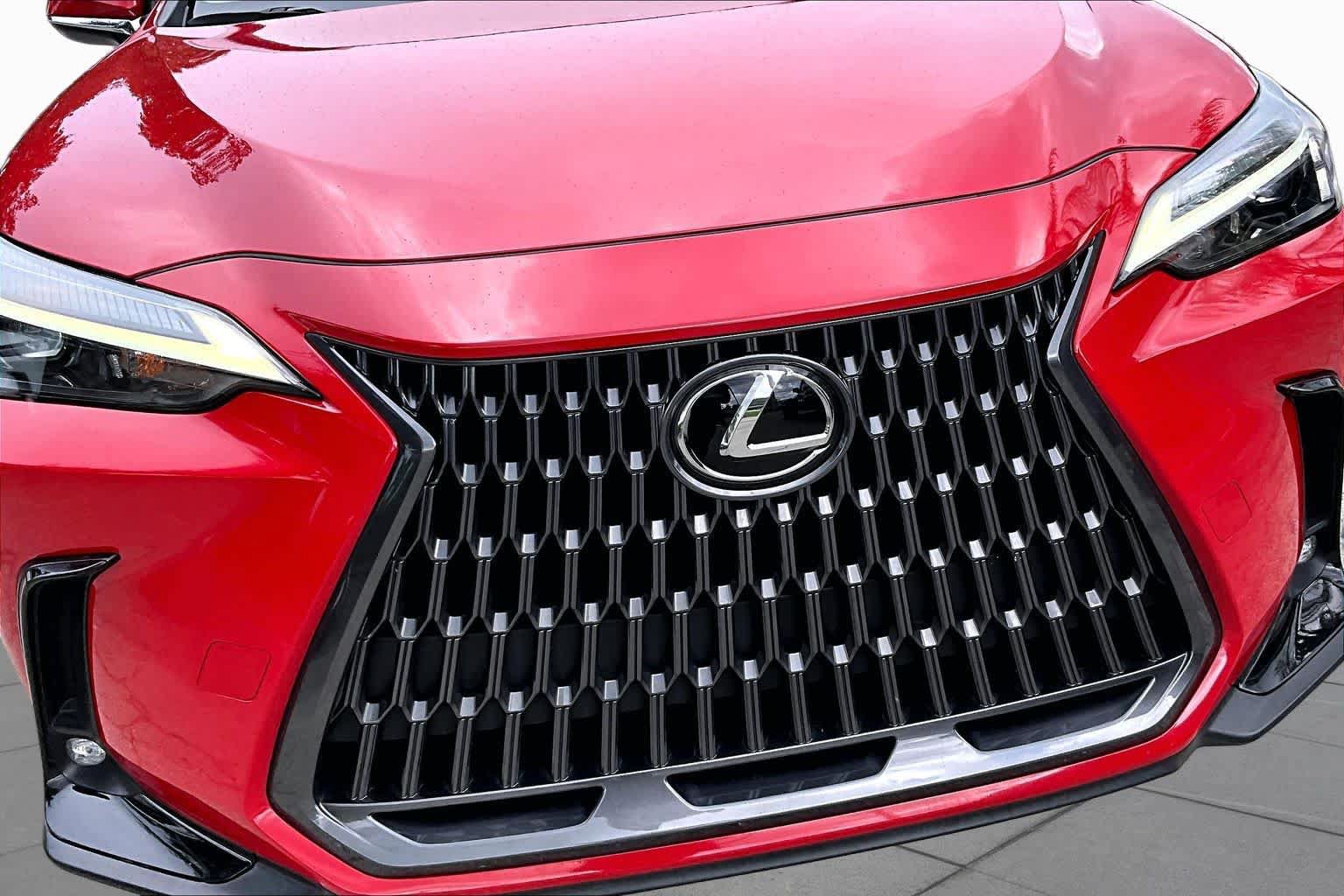 Used 2024 Lexus NX 250 FWD w/ Towing Package (2000 Lbs) image 30