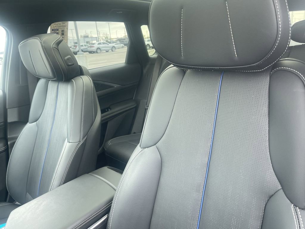 Certified 2024 Cadillac Lyriq Luxury AWD/4WD image 17