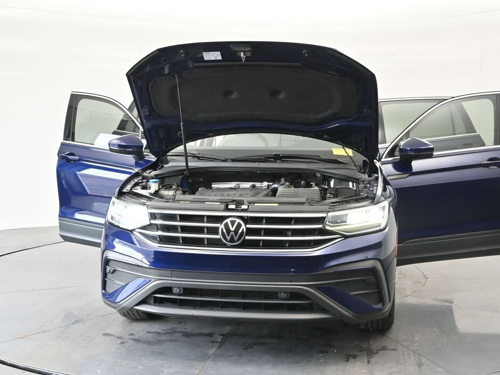 Used 2023 Volkswagen Tiguan SE w/ Panoramic Sunroof Package FWD image 41