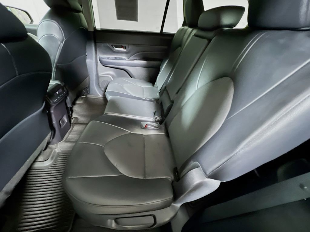 Certified 2024 Toyota Grand Highlander XLE image 22