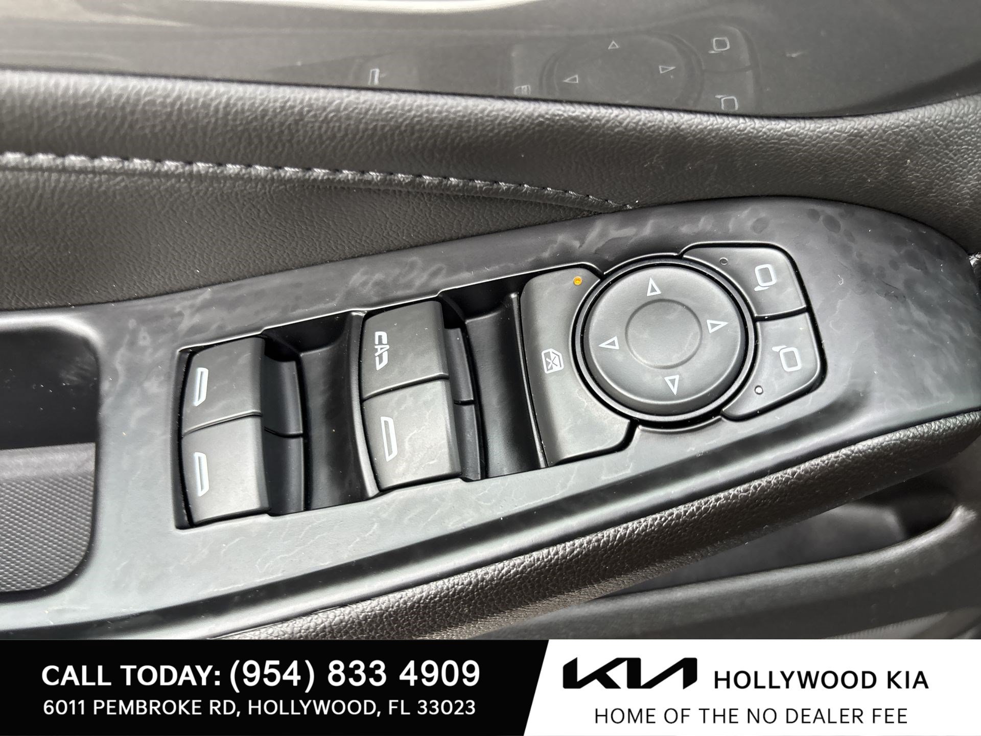 Used 2023 Chevrolet Traverse LT w/ LPO, Cargo Package AWD/4WD image 15