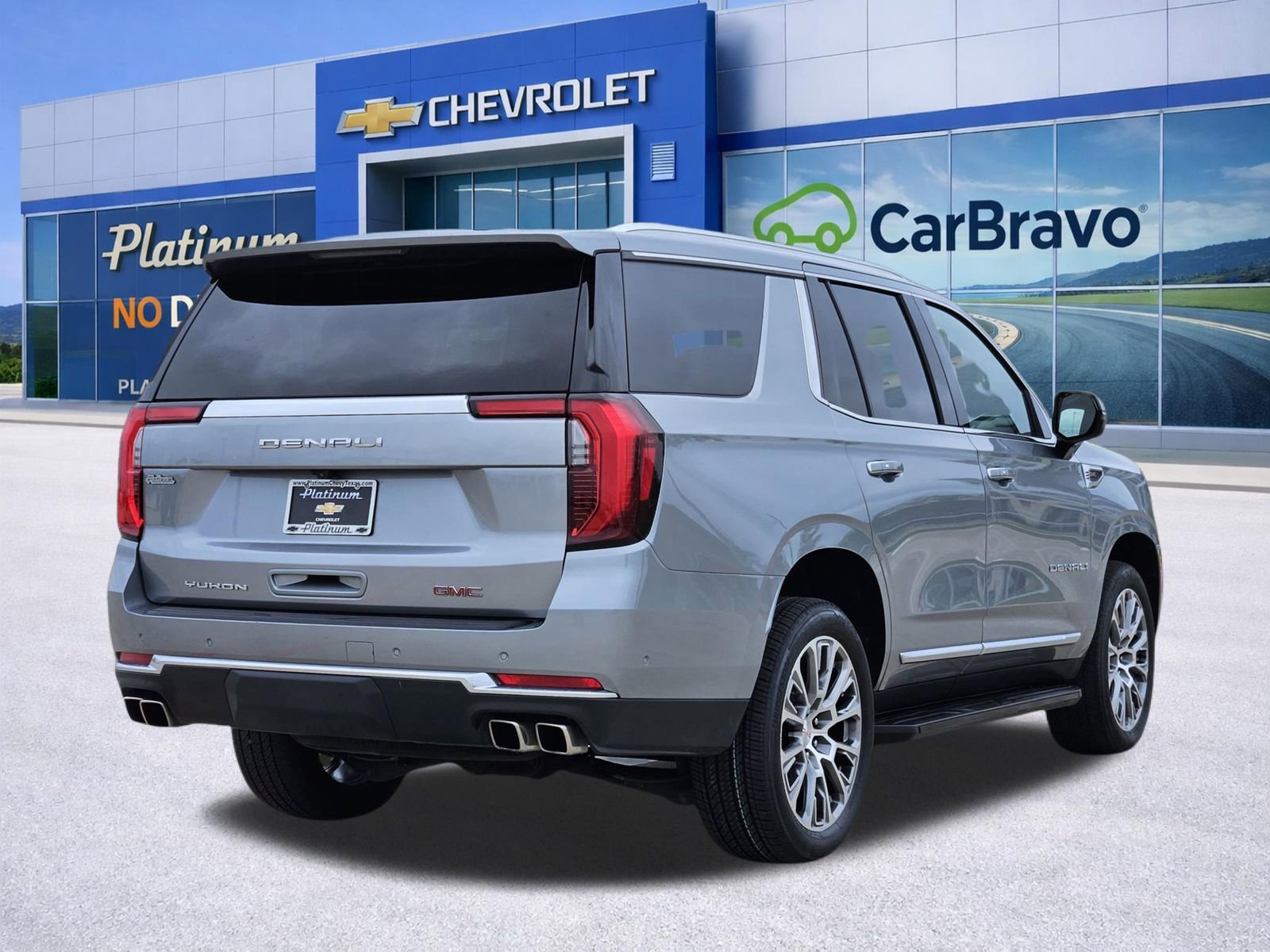 Used 2025 GMC Yukon Denali AWD/4WD image 5