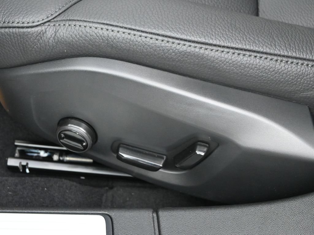 New 2026 Volvo V60 B5 Cross Country Plus w/ Protection Package Premier AWD/4WD image 12