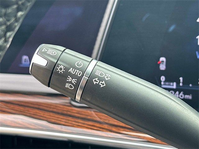 Used 2022 Cadillac Escalade ESV Premium Luxury image 9