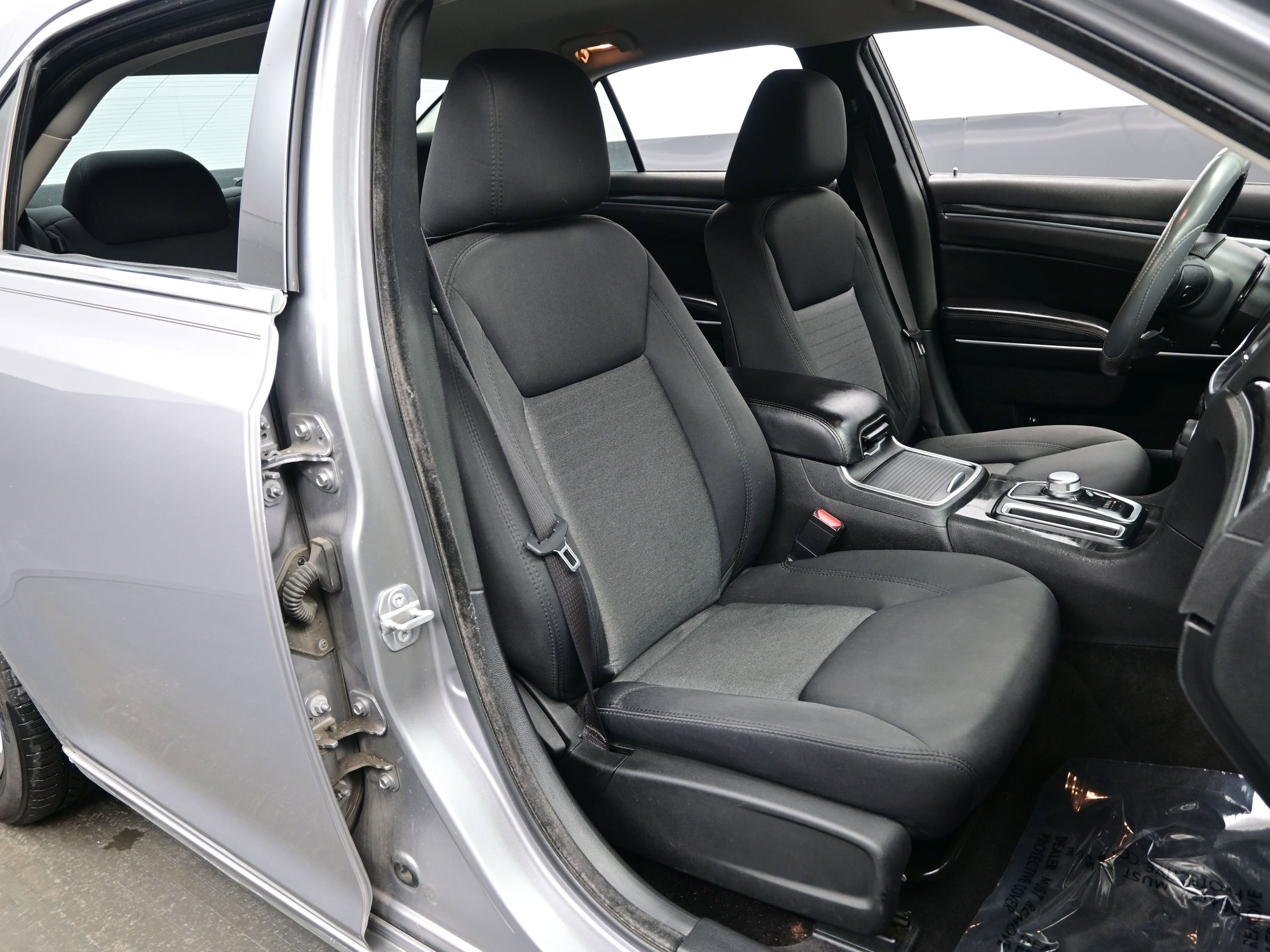 Used 2018 Chrysler 300 Touring image 14