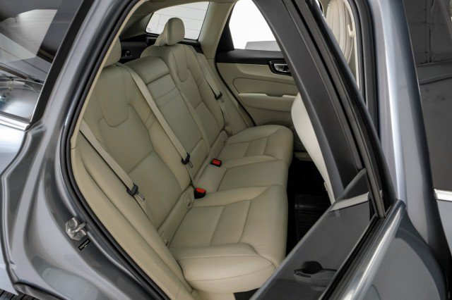 Used 2021 Volvo XC60 T5 Momentum w/ Protection Package Premier FWD image 38