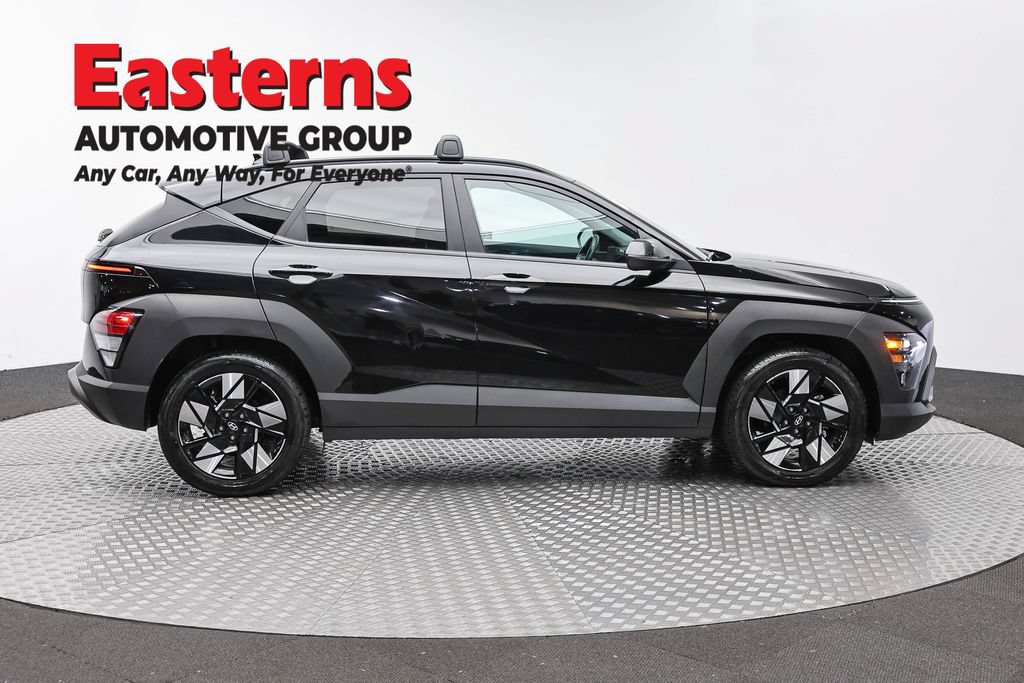 Used 2024 Hyundai Kona SEL w/ Convenience Package FWD image 4