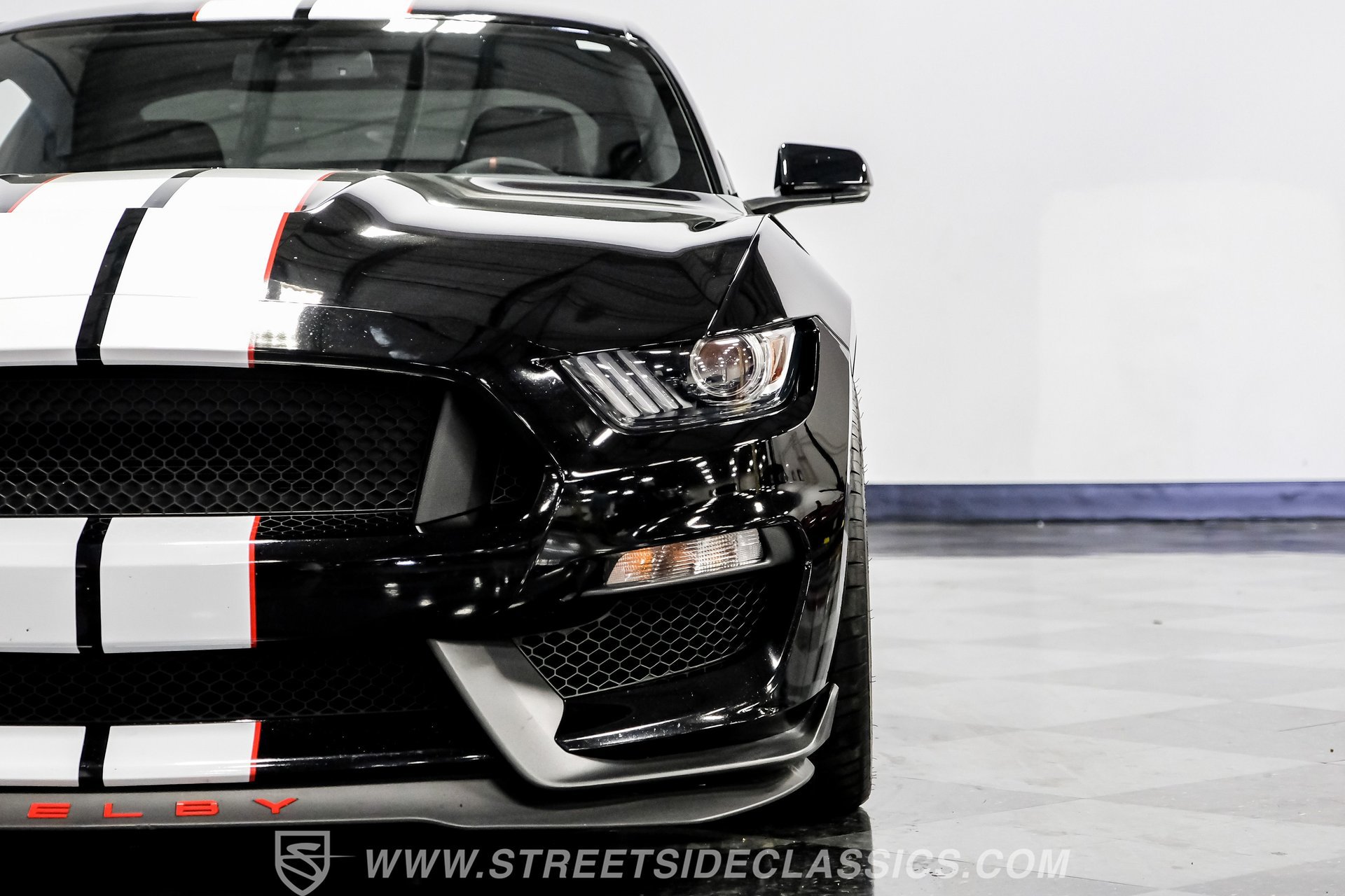 Used 2020 Ford Mustang Shelby GT350R w/ GT350R Equipment Group 920A RWD image 20