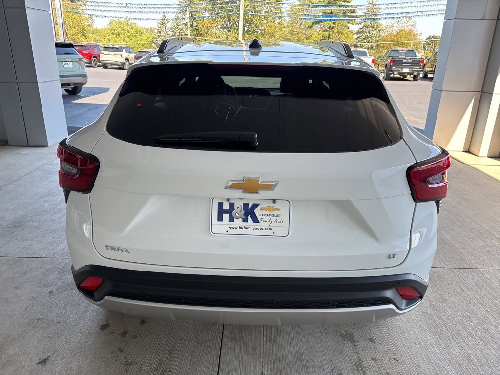 New 2026 Chevrolet Trax LT w/ Driver Confidence Package image 24