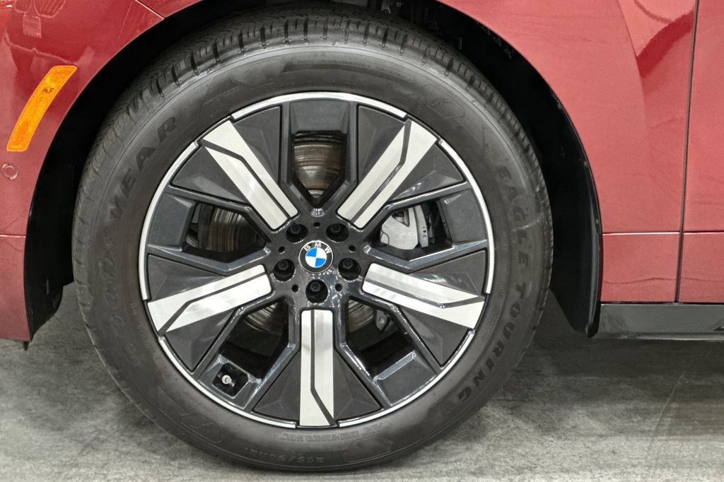 Used 2026 BMW iX xDrive45 w/ Premium Package AWD/4WD image 35