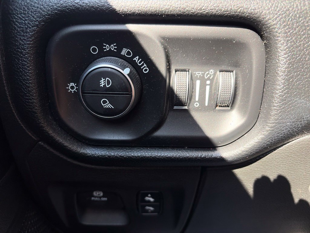 Used 2019 RAM 1500 Big Horn AWD/4WD image 10