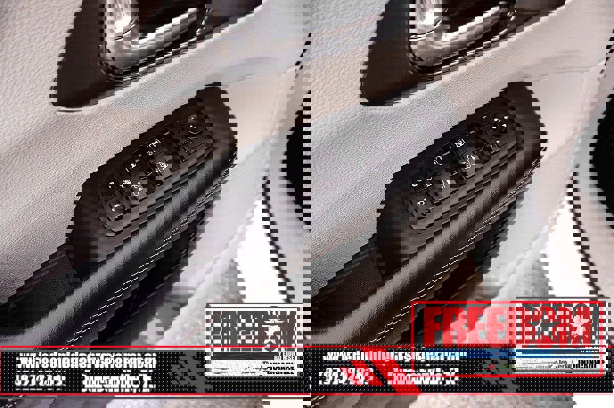 Certified 2024 Chrysler Pacifica Touring-L image 40