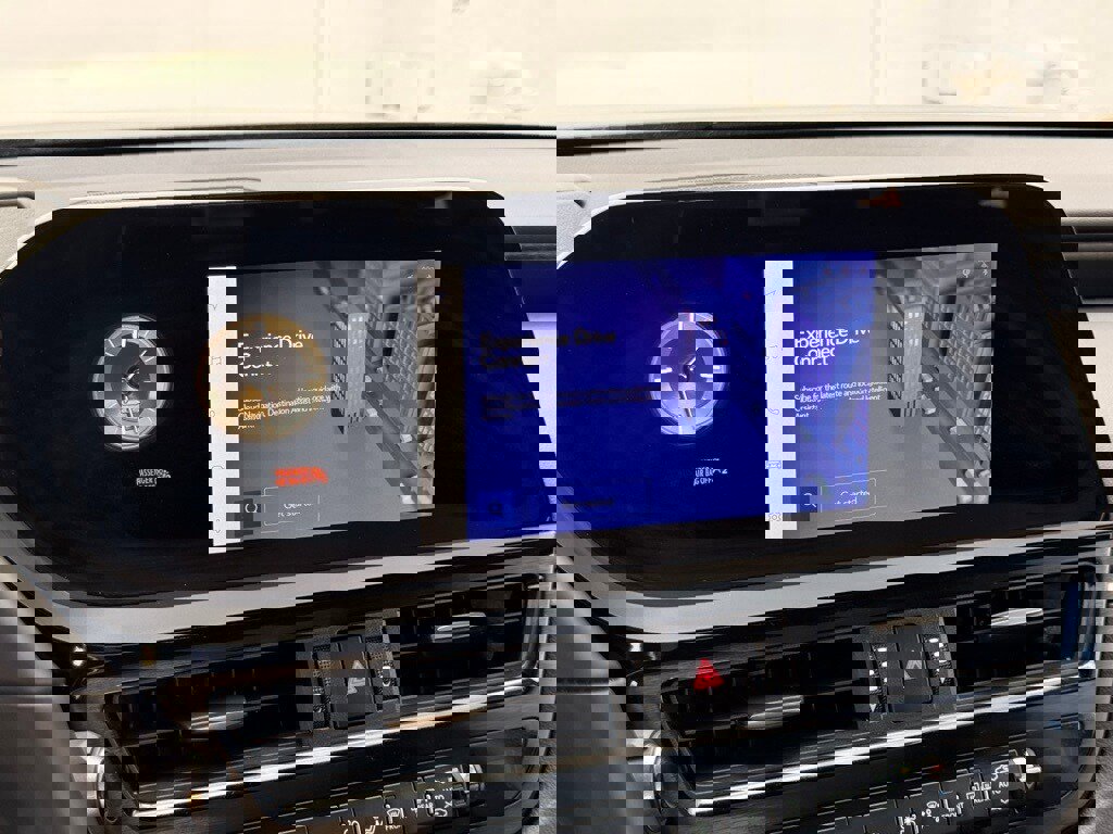 Certified 2025 Lexus ES 300h w/ Premium Package image 14