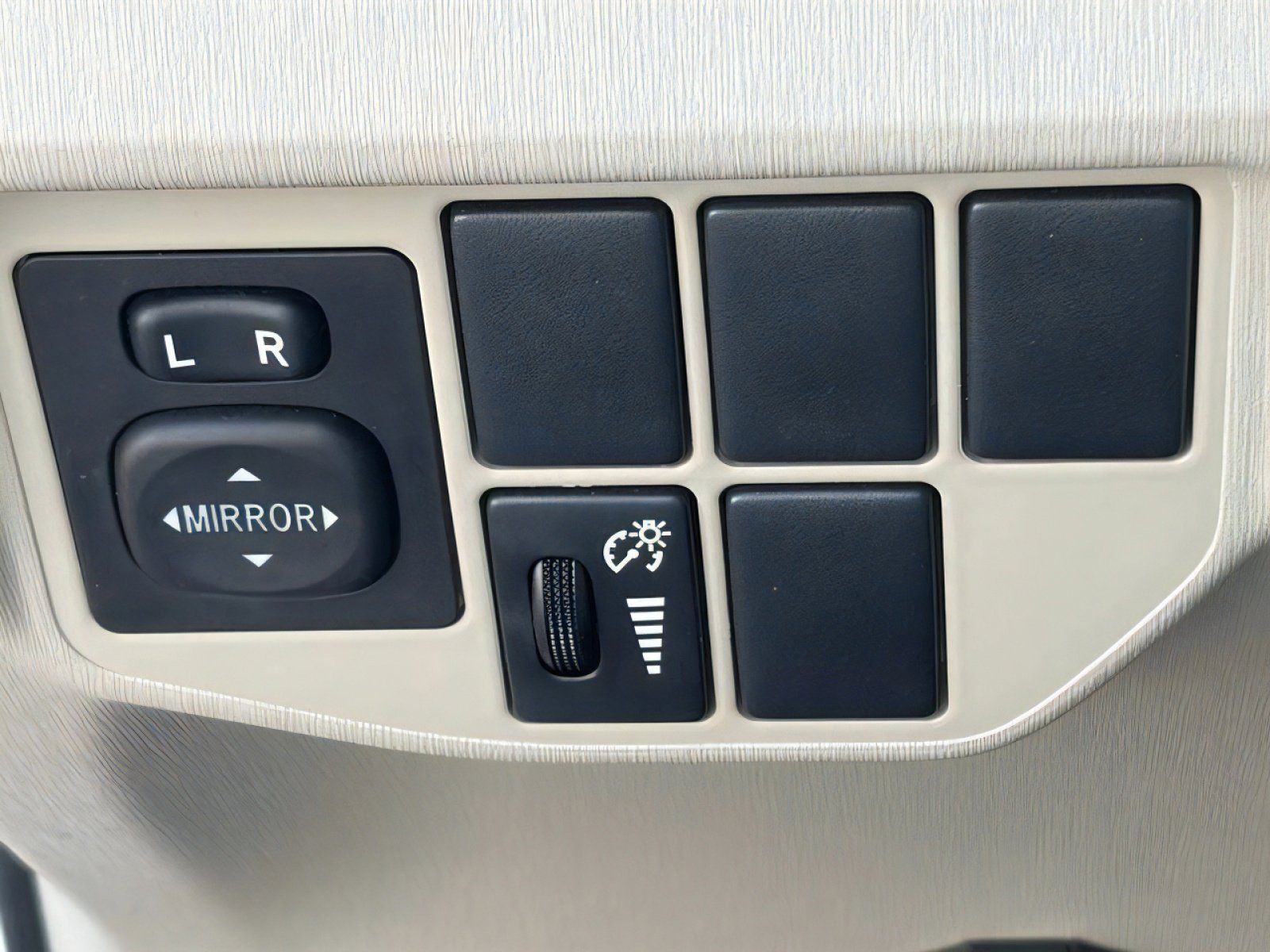 Used 2013 Toyota Prius Three image 17