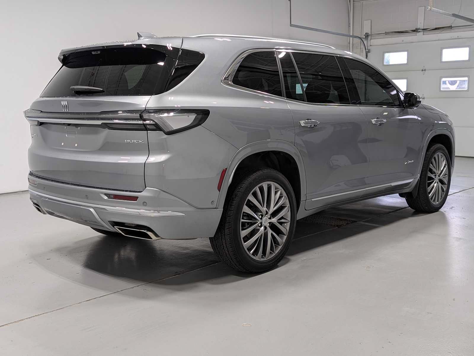 Certified 2025 Buick Enclave Avenir w/ Super Cruise Package AWD/4WD image 8