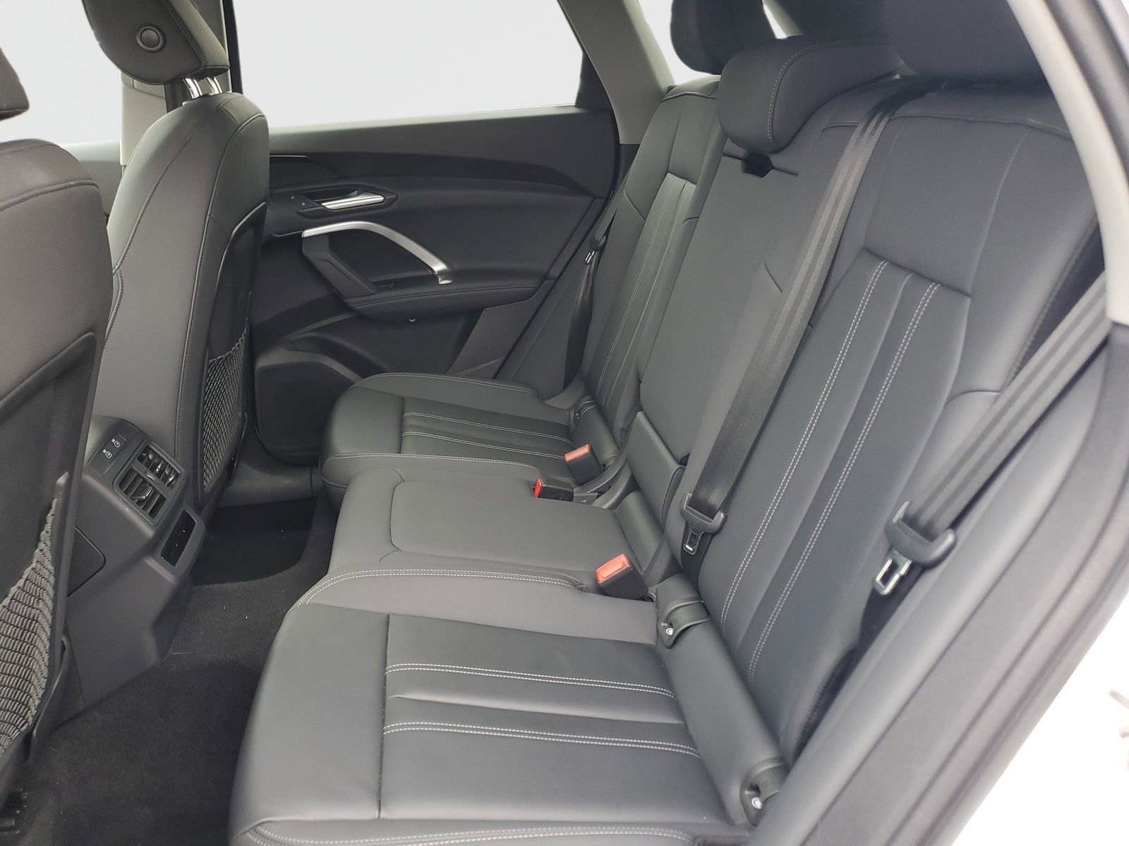 Used 2025 Audi Q5 Premium w/ Convenience Package image 15