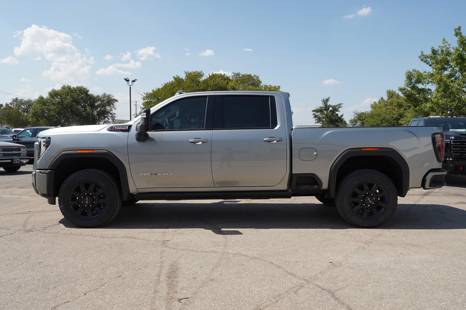 New 2026 GMC Sierra 2500 AT4 w/ AT4 Premium Plus Package AWD/4WD image 4