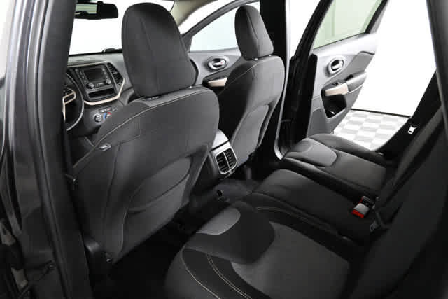 Used 2017 Jeep Cherokee Sport AWD/4WD image 13