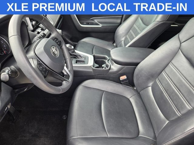 Used 2019 Toyota RAV4 XLE Premium FWD image 12
