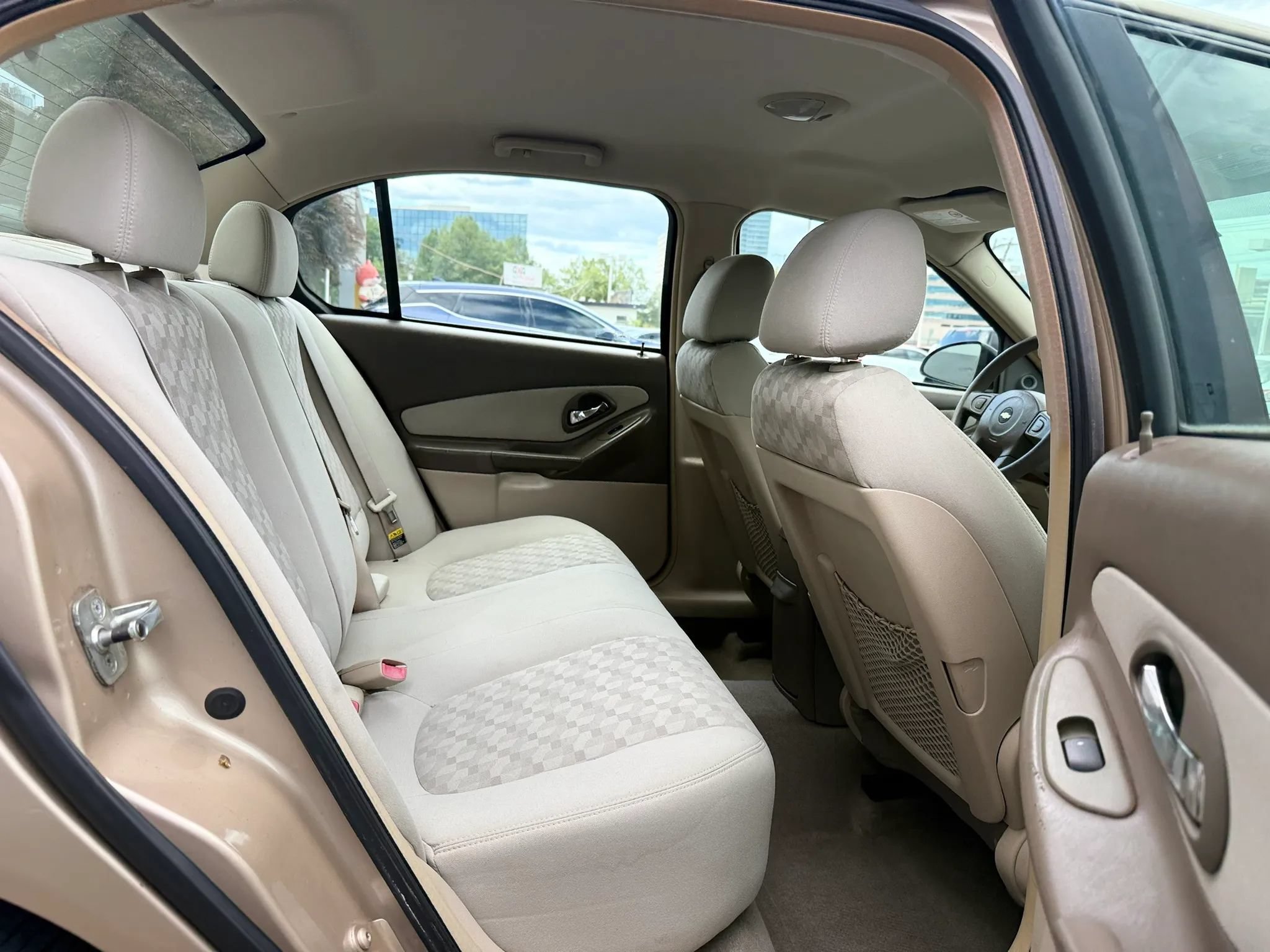 Used 2004 Chevrolet Malibu LS w/ Preferred Equipment Group FWD image 27