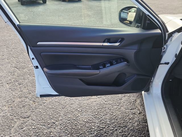 Used 2024 Nissan Altima 2.5 SR image 9