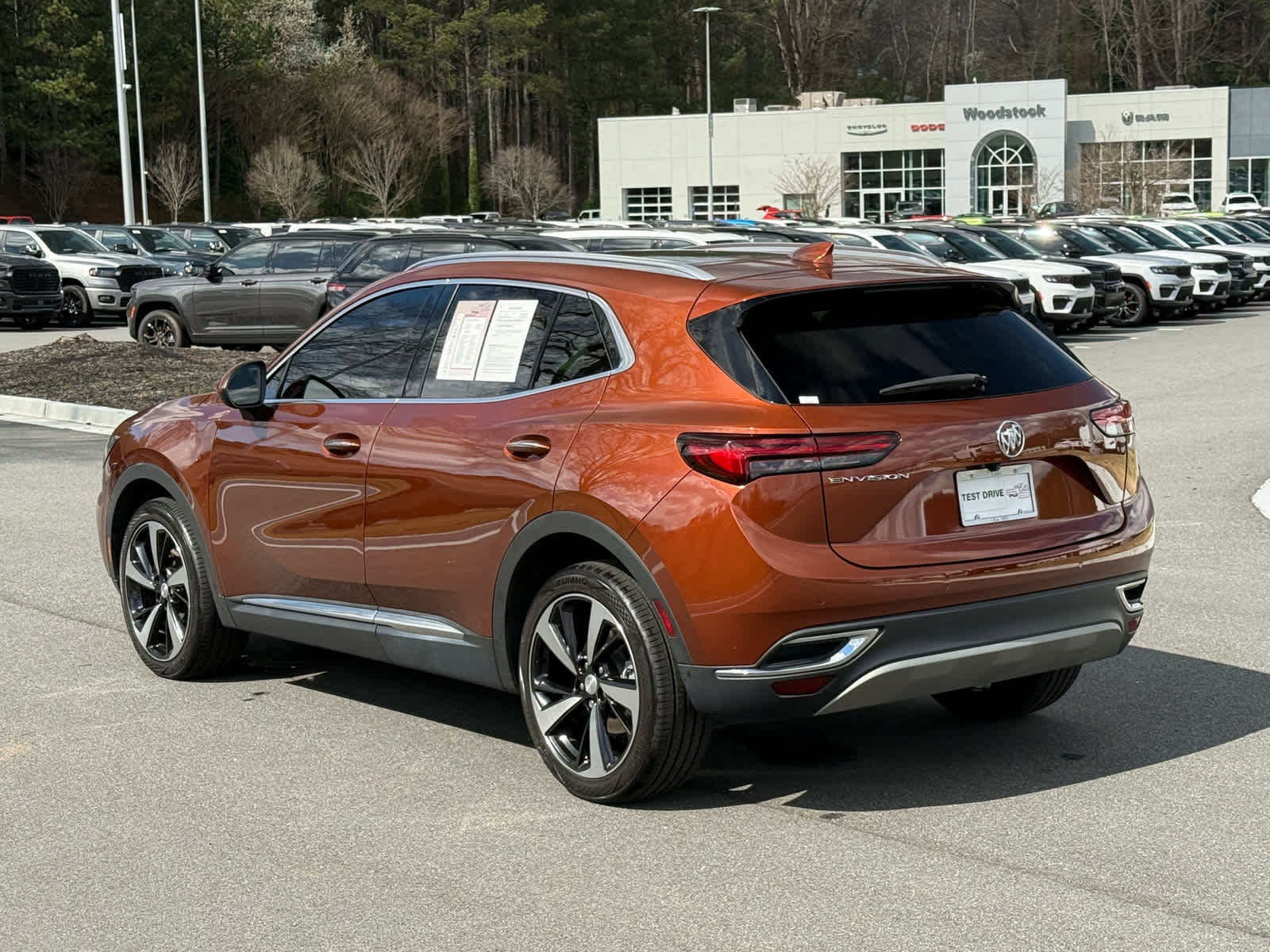 Used 2021 Buick Envision Essence image 3