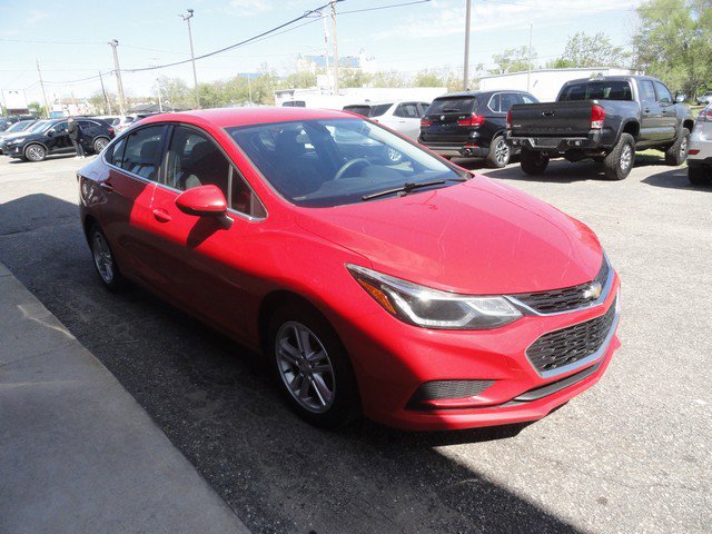 Used 2017 Chevrolet Cruze LT w/ Convenience Package FWD image 6
