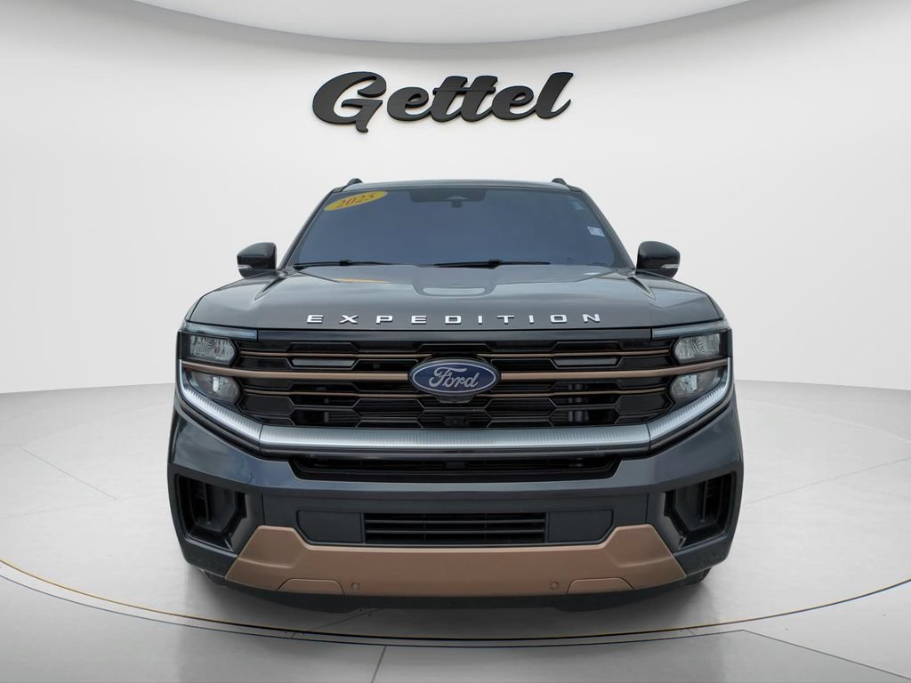 Used 2025 Ford Expedition King Ranch AWD/4WD image 2