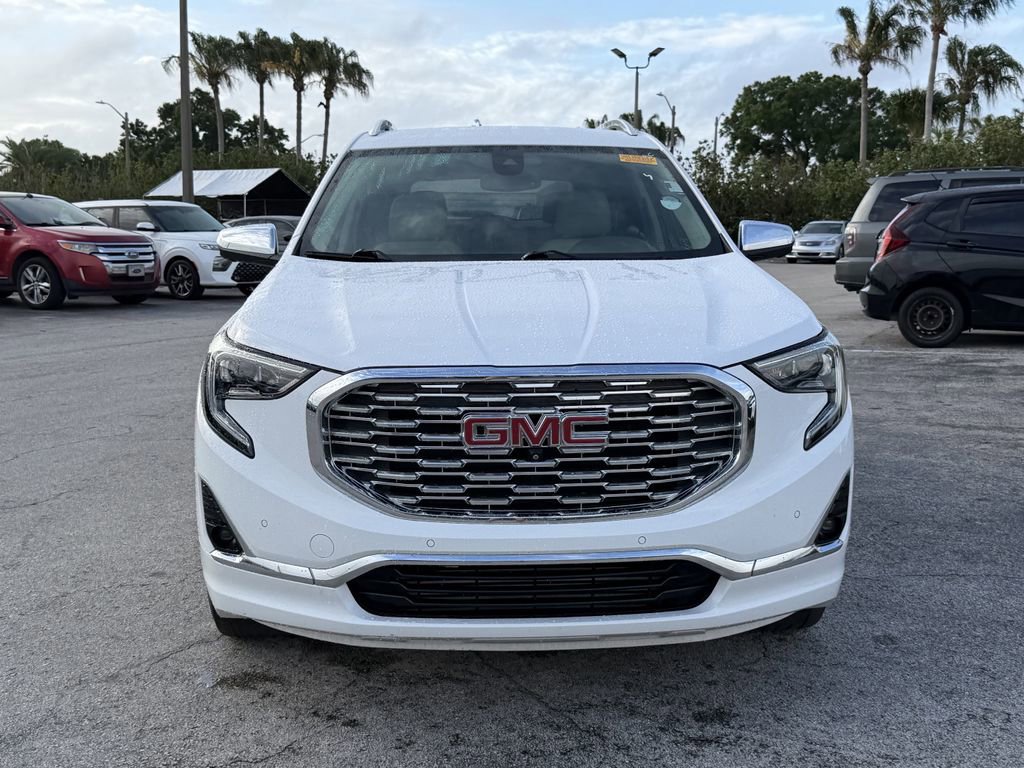 Used 2019 GMC Terrain Denali w/ Advanced Safety Package FWD image 3