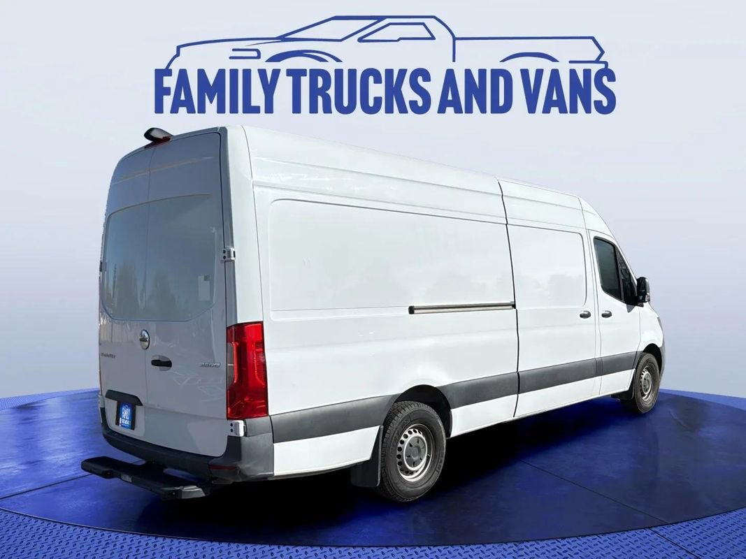 Used 2021 Freightliner Sprinter 2500 image 5