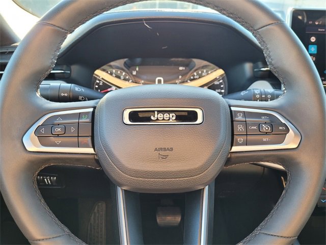 Used 2025 Jeep Compass Limited image 18