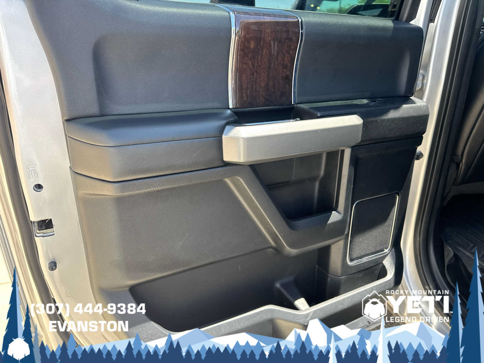 Used 2017 Ford F250 Platinum w/ Platinum Ultimate Package AWD/4WD image 24