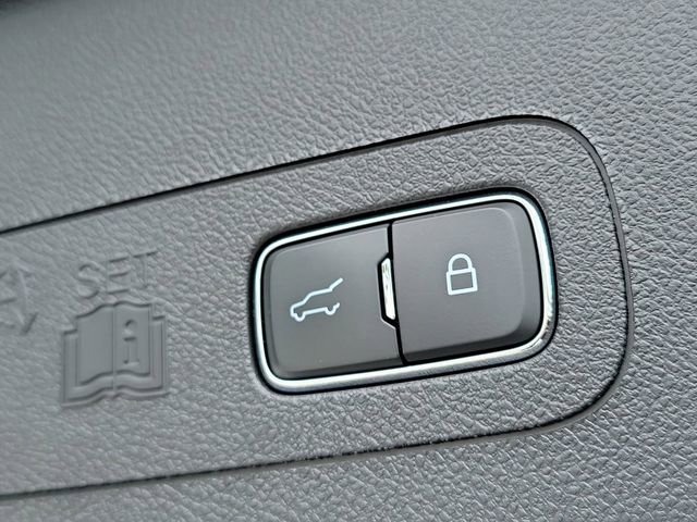 Used 2023 Lincoln Aviator Reserve w/ Equipment Group 201A AWD/4WD image 7
