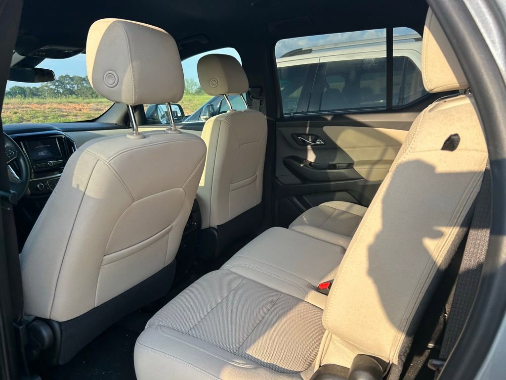 Used 2023 Chevrolet Traverse LS w/ Safety Package FWD image 7