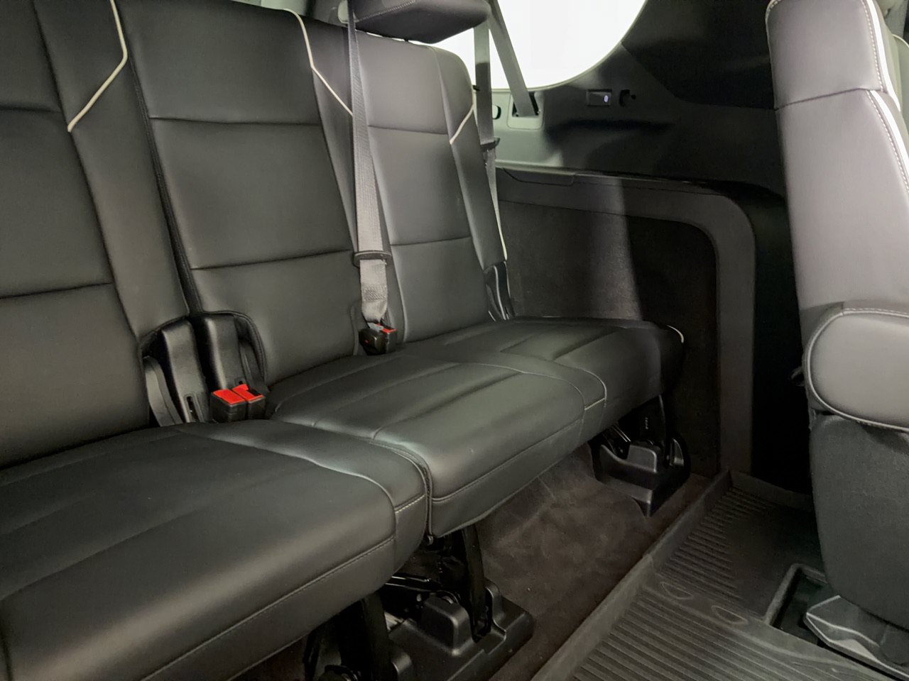 Used 2023 Cadillac Escalade ESV Premium Luxury AWD/4WD image 32