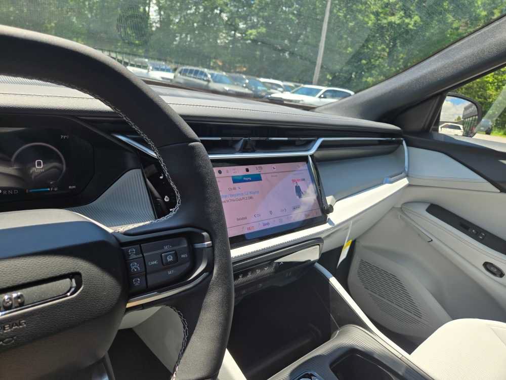 New 2026 Jeep Cherokee Limited AWD/4WD image 16