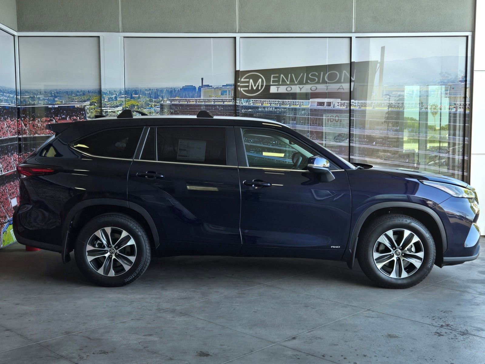 Certified 2026 Toyota Highlander XLE AWD/4WD image 4