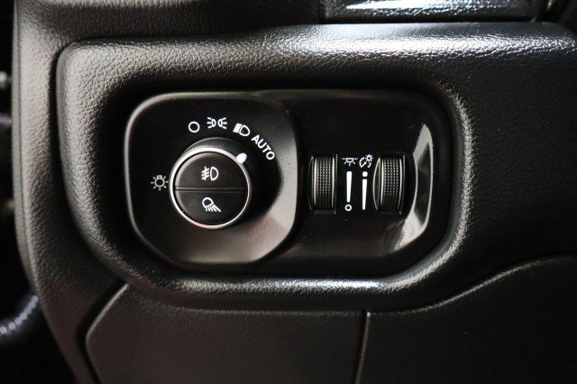 Used 2019 RAM 2500 Laramie w/ Black Appearance Package AWD/4WD image 42