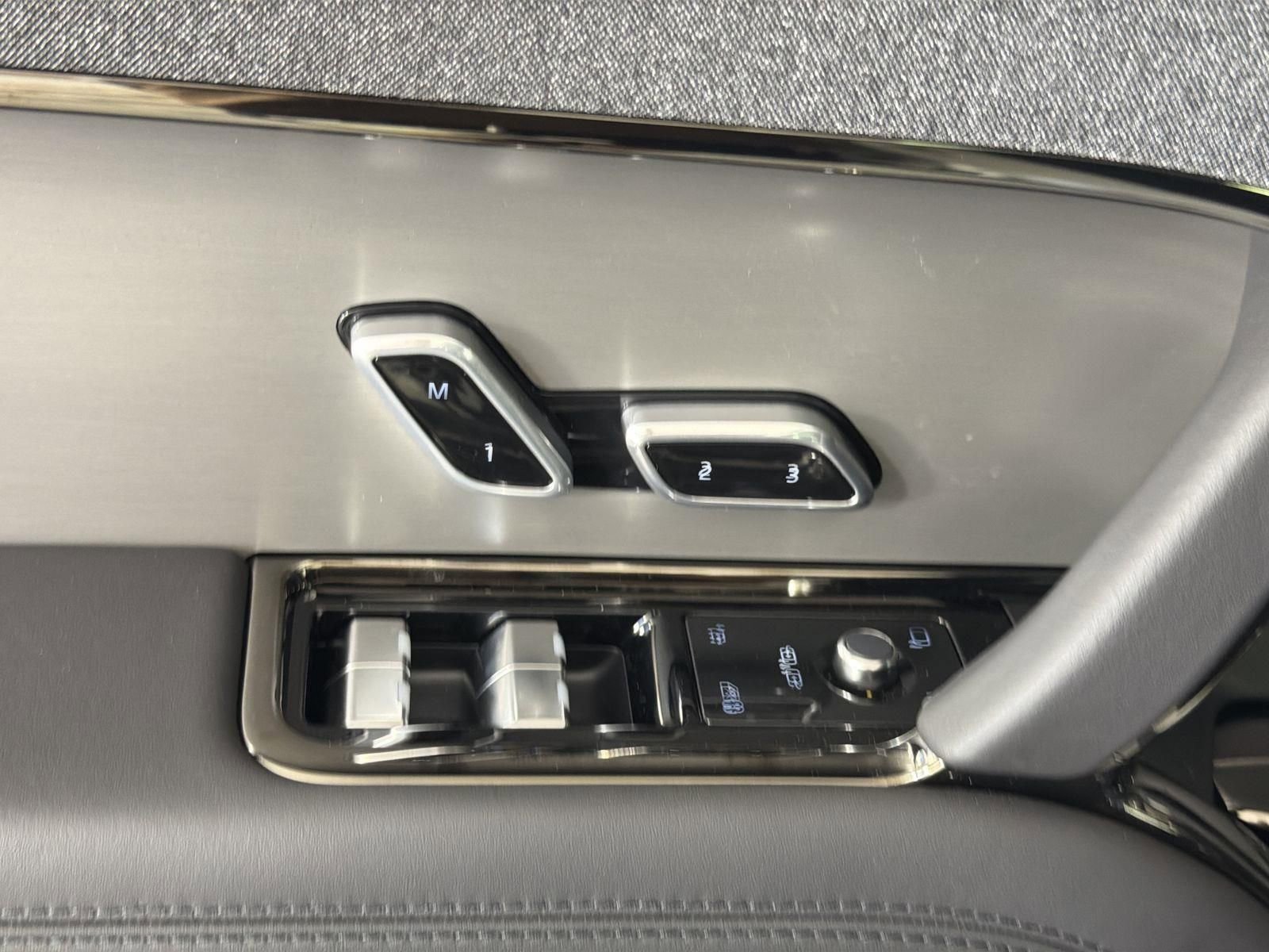 New 2026 Land Rover Range Rover Sport SE image 24