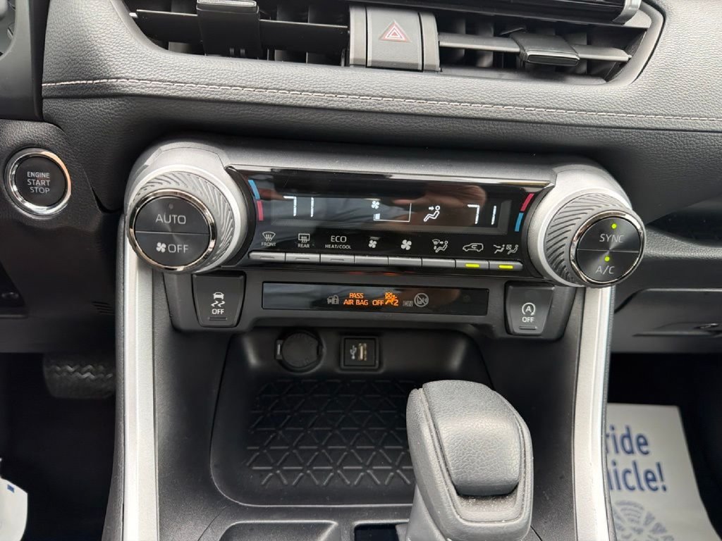 Used 2025 Toyota RAV4 XLE FWD image 23