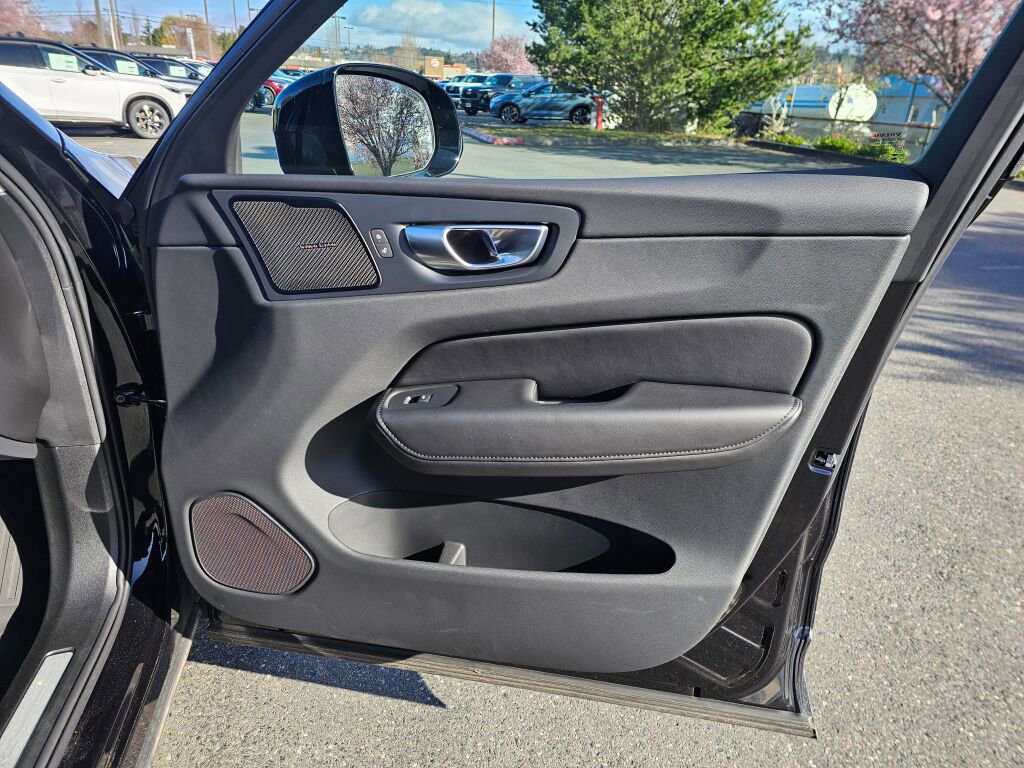 Used 2024 Volvo XC60 T8 Plus w/ Protection Package Premier image 10