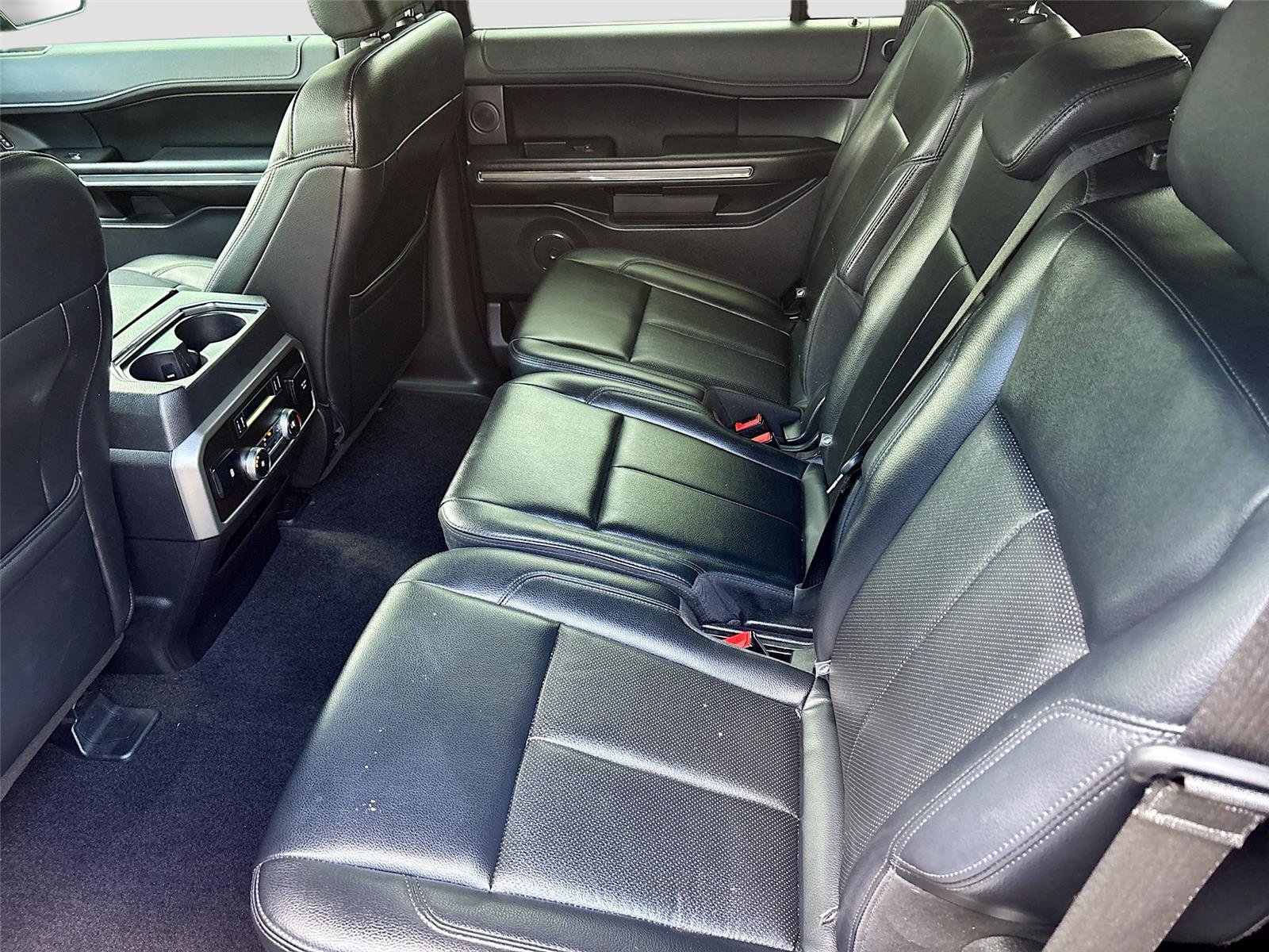 Used 2019 Ford Expedition XLT w/ Equipment Group 202A RWD image 25