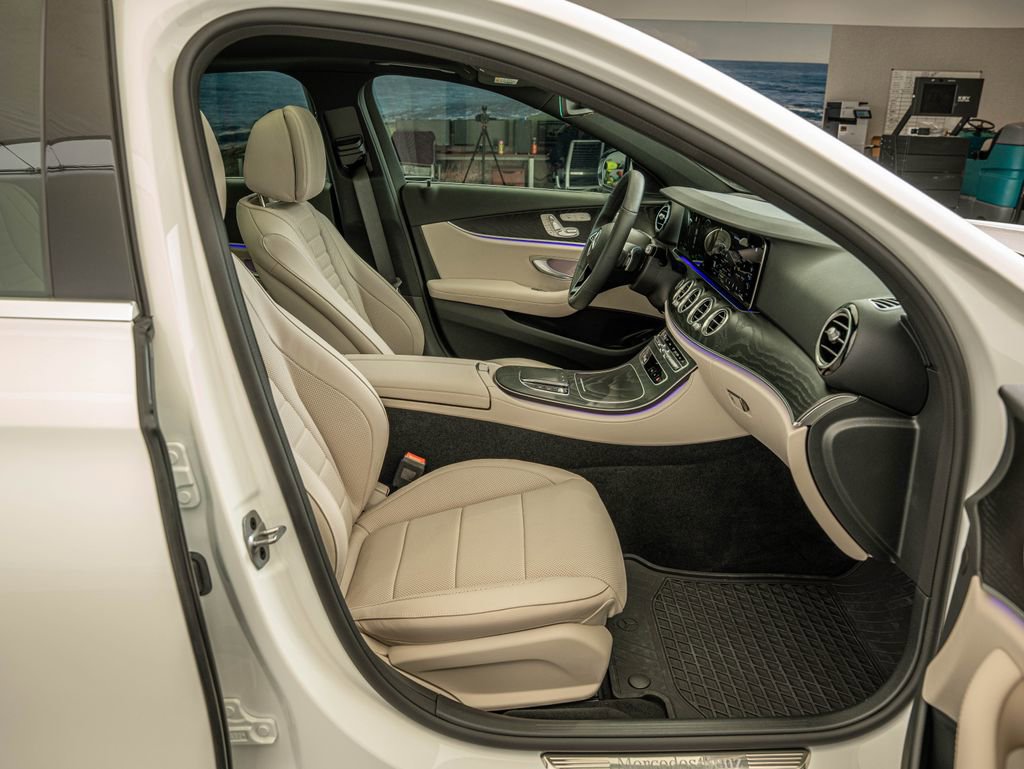 Certified 2022 Mercedes-Benz E 450 4MATIC Sedan image 33