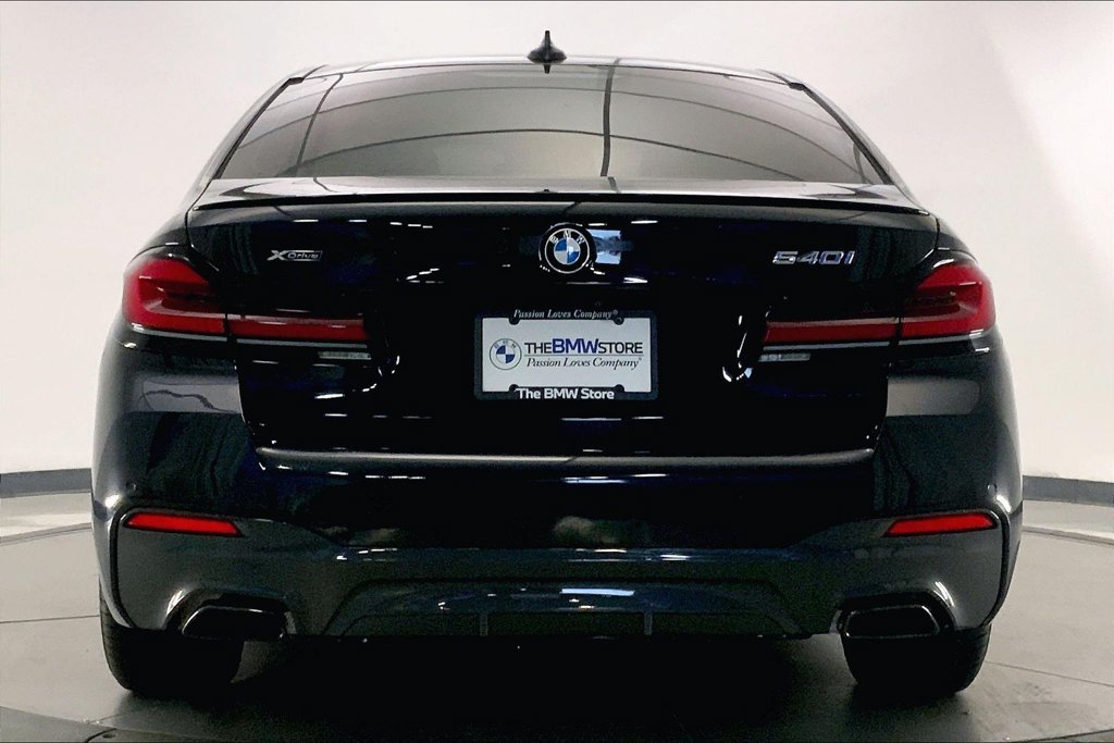Certified 2023 BMW 540i xDrive w/ Executive Package AWD/4WD image 3