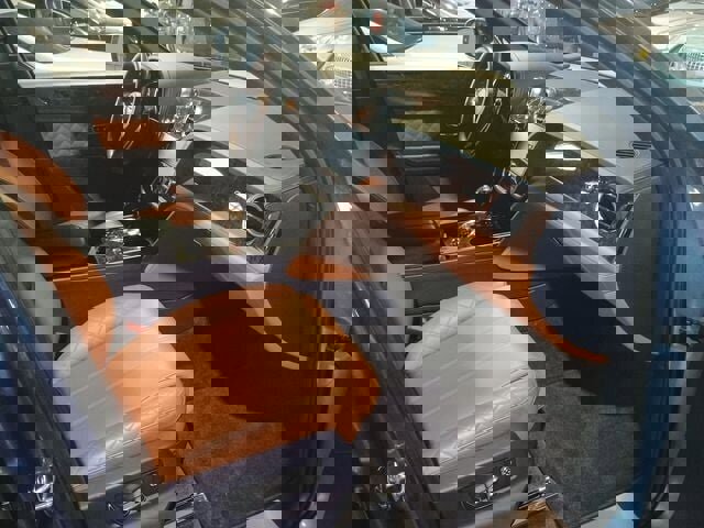 Used 2017 Bentley Bentayga image 5