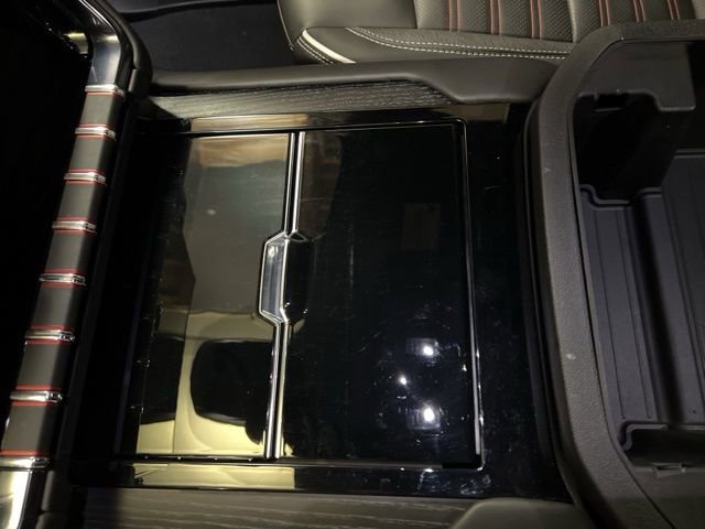 Used 2025 GMC Yukon XL AT4 Ultimate image 24