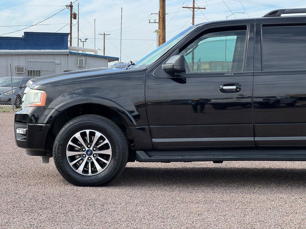 Used 2016 Ford Expedition EL XLT image 4
